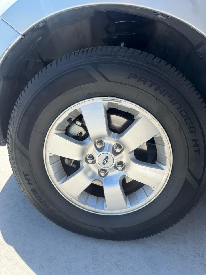 Ford Escape 4WD 4dr Limited 2010