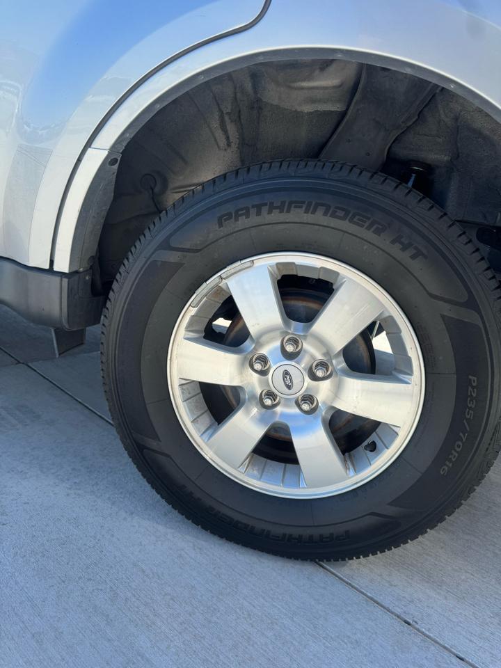 Ford Escape 4WD 4dr Limited 2010