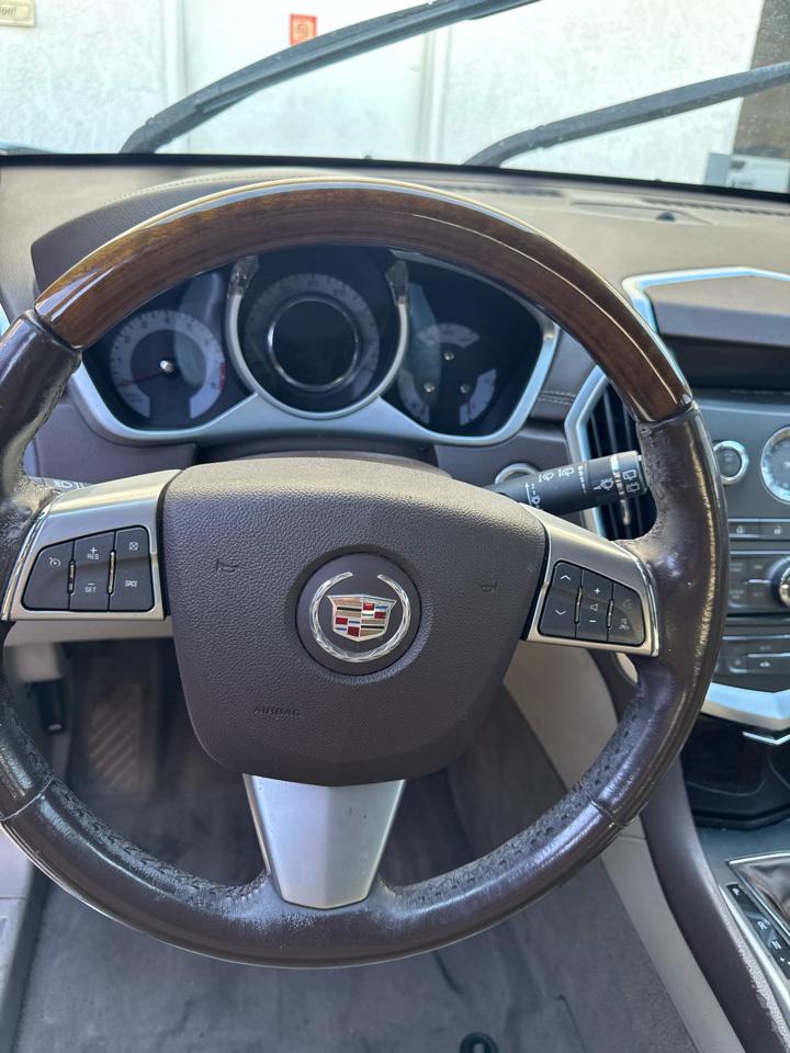 Cadillac SRX  2011