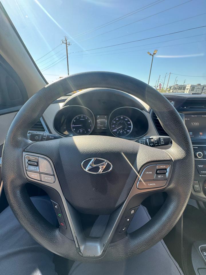 Hyundai Santa Fe SE 3.3L Auto AWD 2017