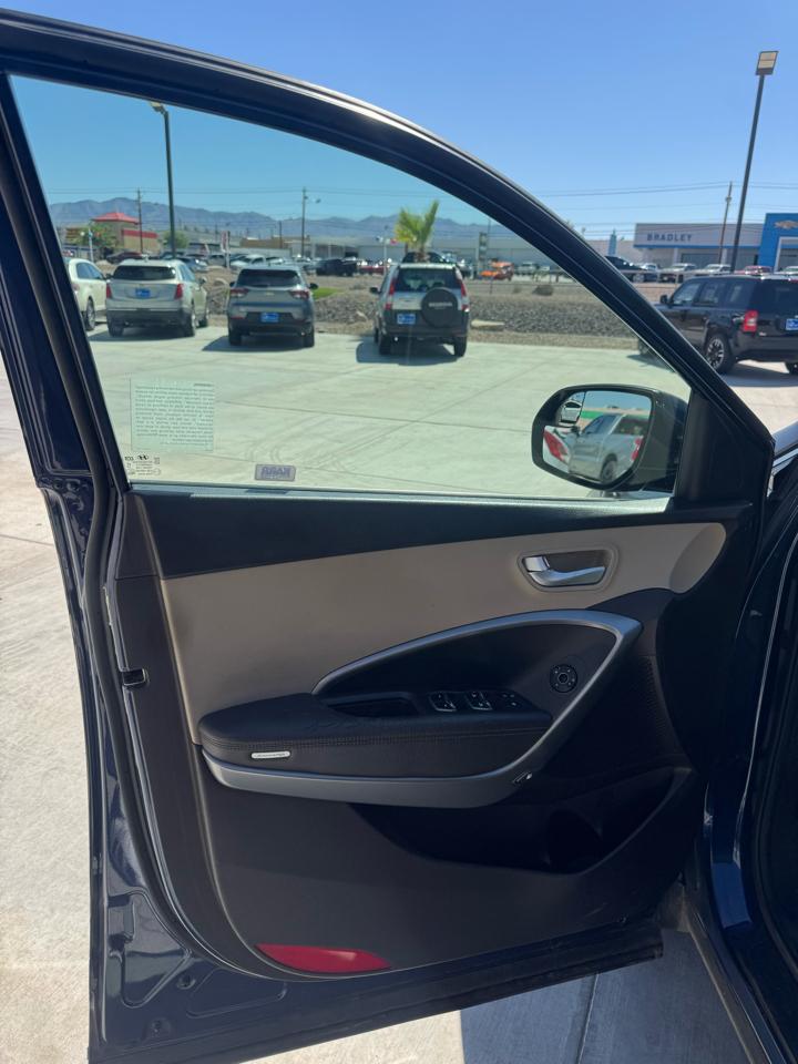 Hyundai Santa Fe SE 3.3L Auto AWD 2017