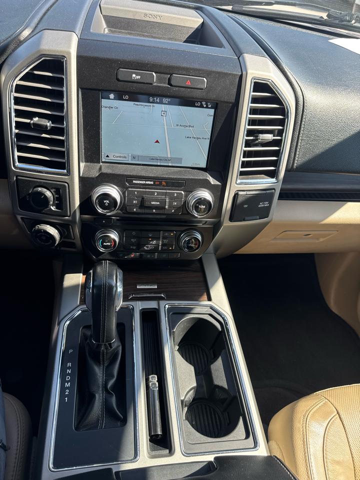 Ford F-150 4WD SuperCrew 145" Lariat 2016