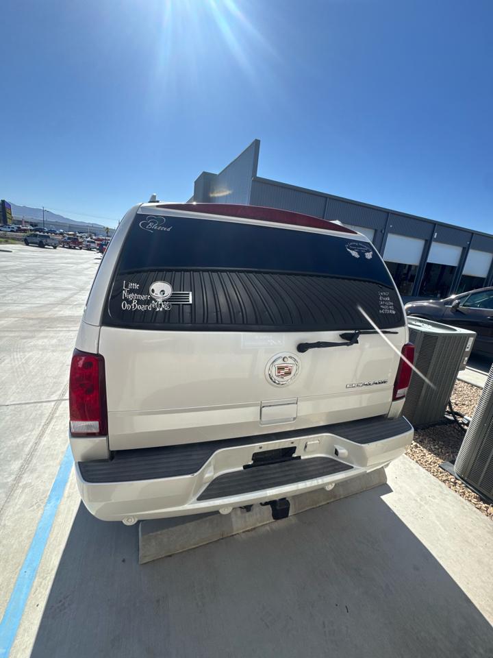 Cadillac Escalade 4dr AWD 2004