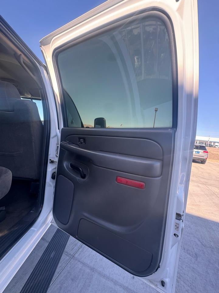 Chevrolet Silverado 2500HD Crew Cab 153" WB 4WD LT1 2006