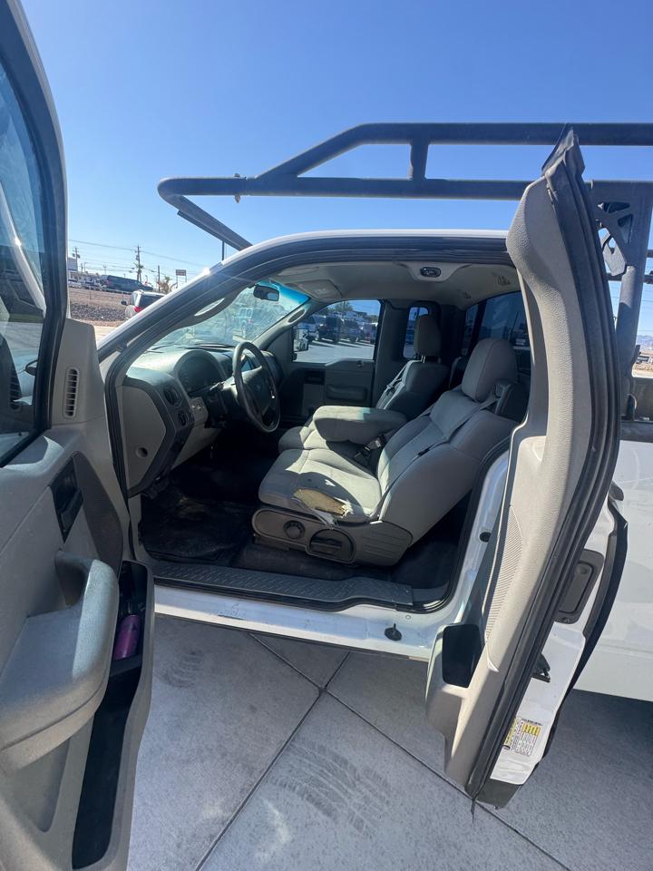 Ford F-150 Reg Cab 126" STX 2006