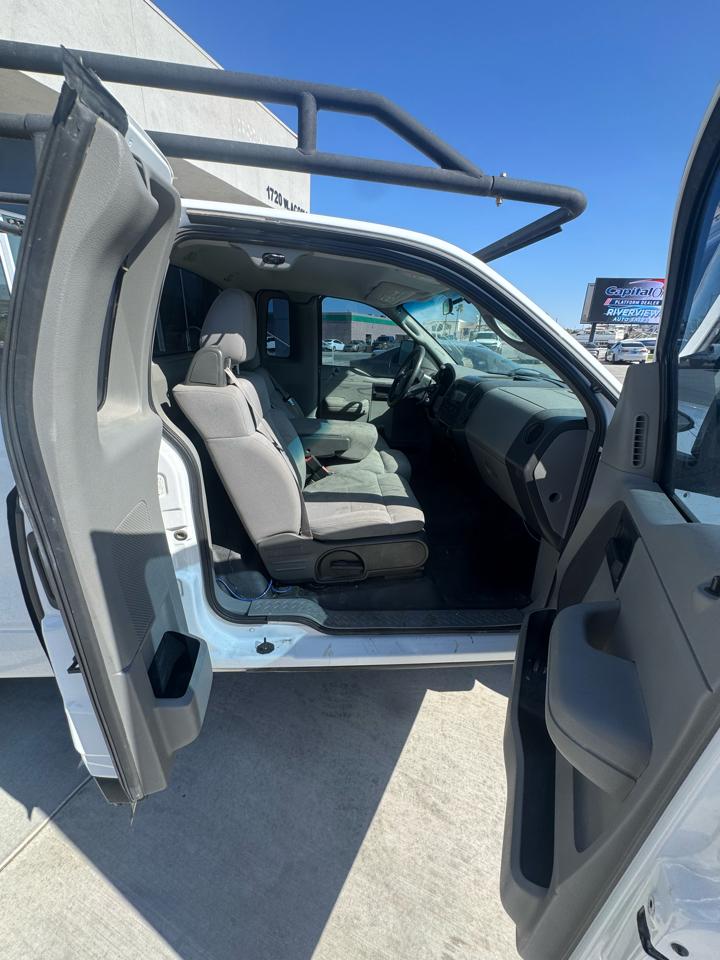 Ford F-150 Reg Cab 126" STX 2006