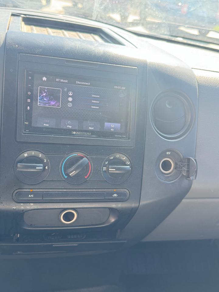 Ford F-150 Reg Cab 126" STX 2006