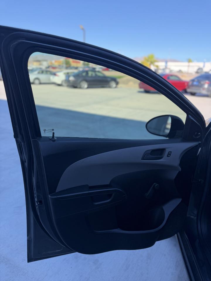 Chevrolet Sonic 4dr Sdn Auto LS 2017