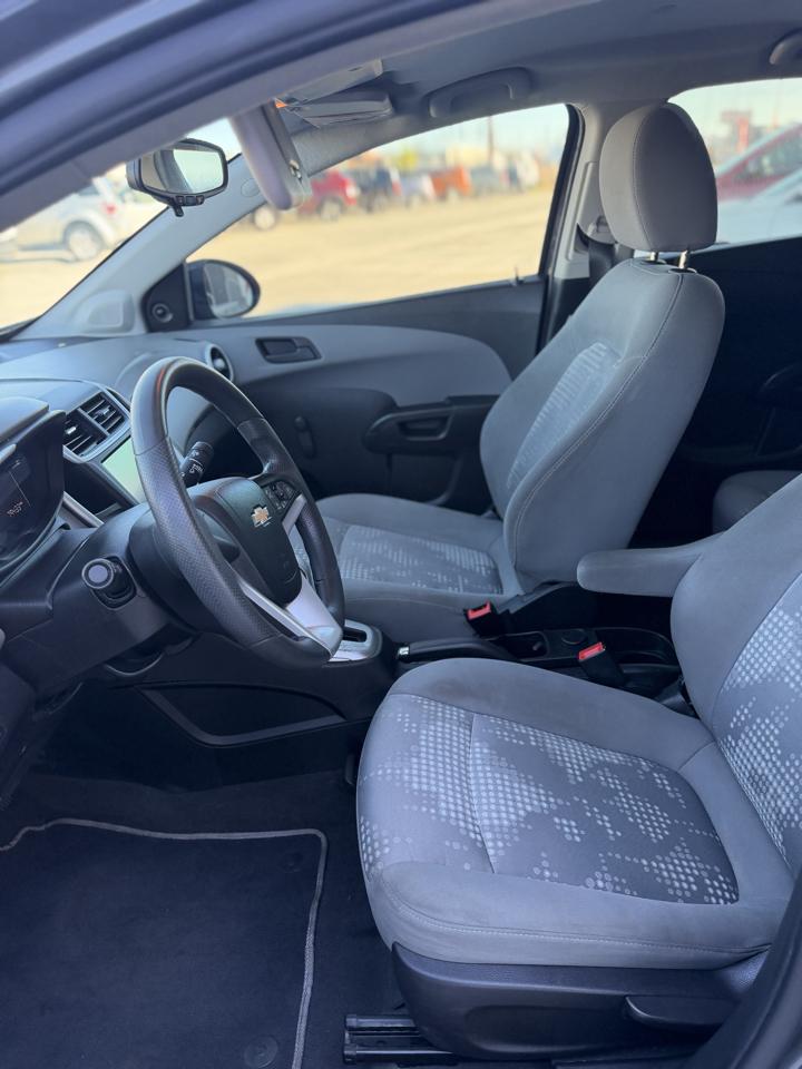 Chevrolet Sonic 4dr Sdn Auto LS 2017