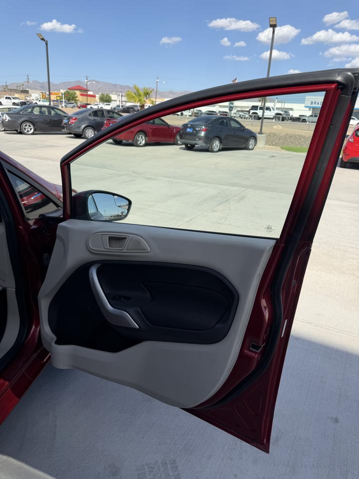 Ford Fiesta 5dr HB SE 2013