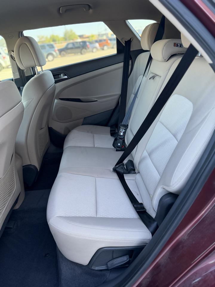 Hyundai Tucson FWD 4dr Sport w/Beige Int 2016