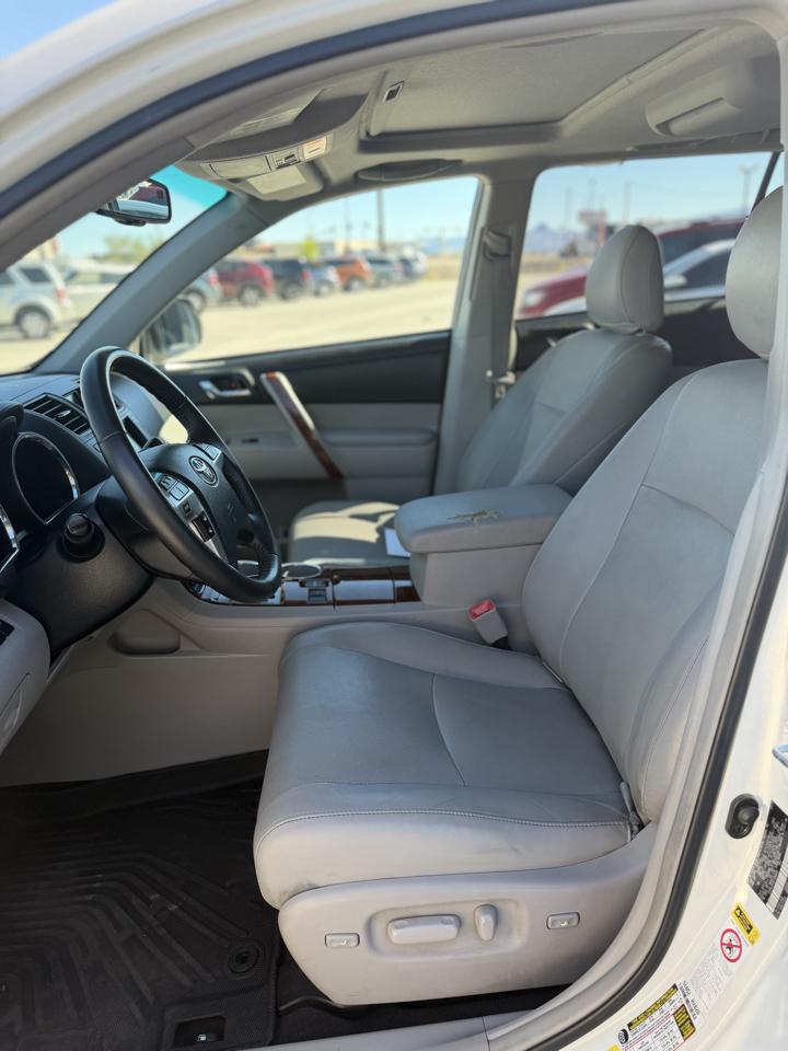 Toyota Highlander  2012