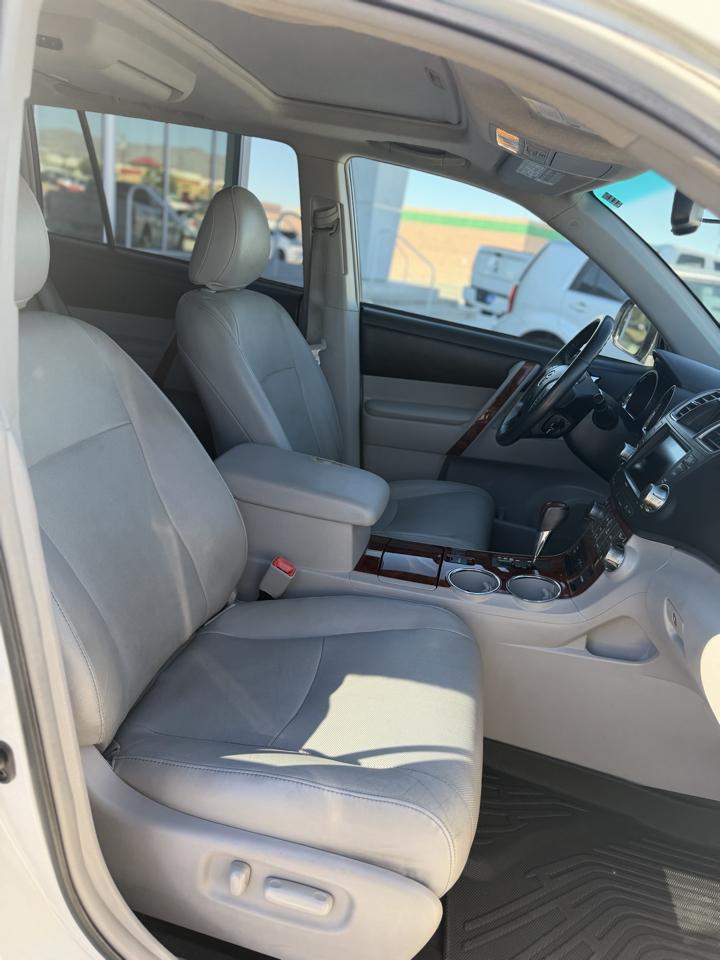 Toyota Highlander  2012