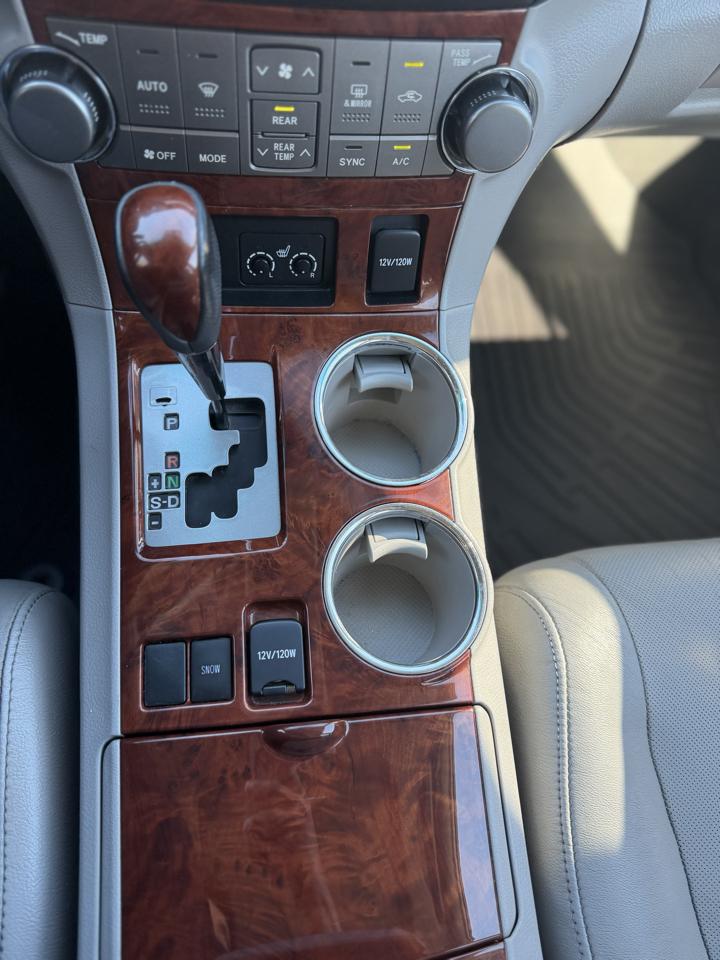 Toyota Highlander  2012