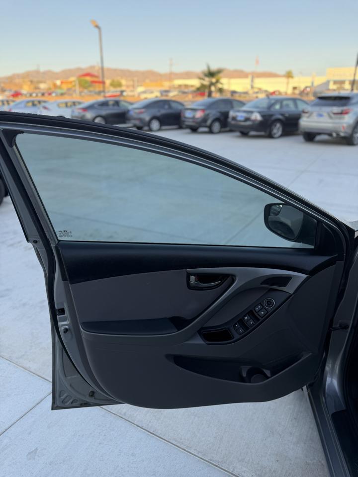 Hyundai Elantra  2014