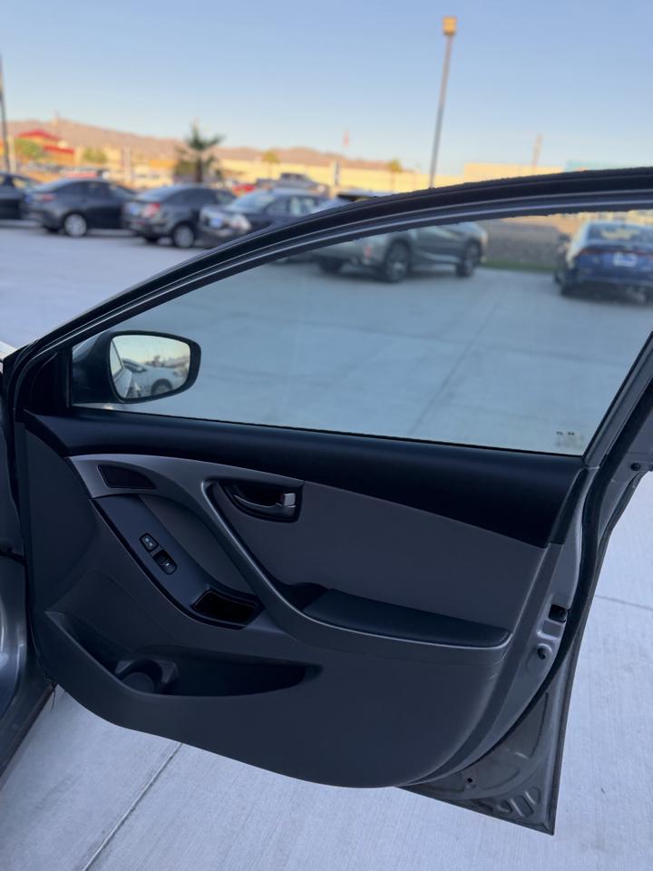 Hyundai Elantra  2014