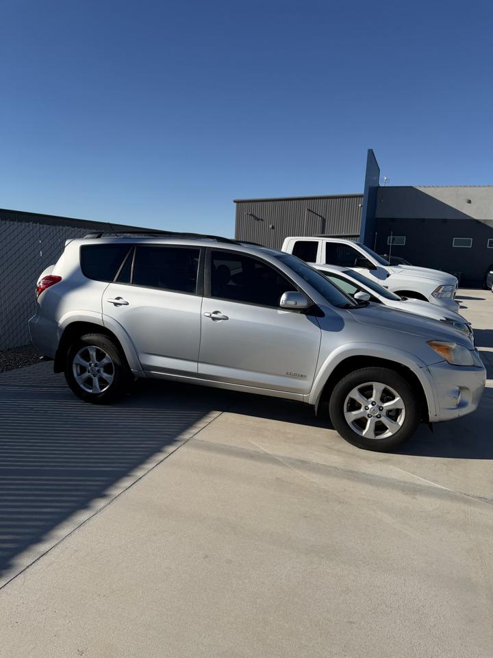 Toyota RAV4  2010
