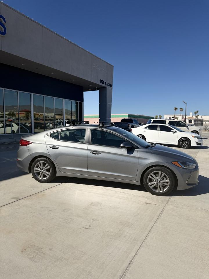 Hyundai Elantra  2018