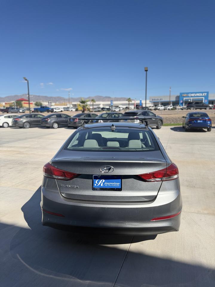 Hyundai Elantra  2018