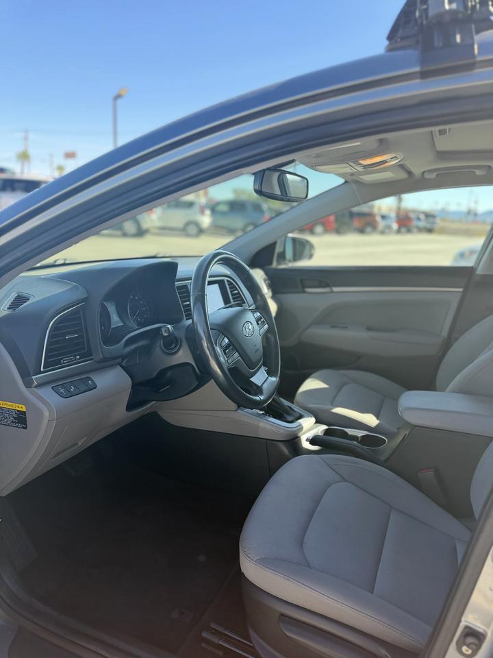 Hyundai Elantra  2018