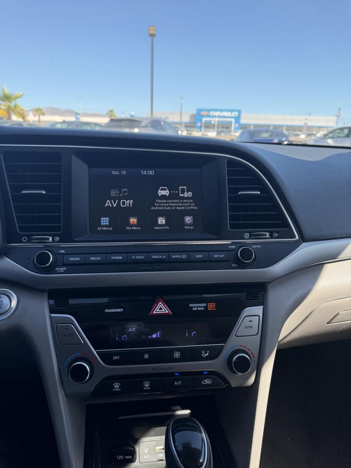 Hyundai Elantra  2018