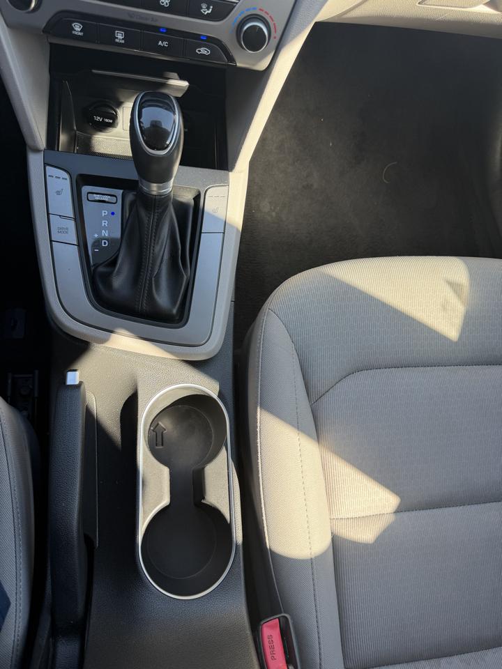 Hyundai Elantra  2018