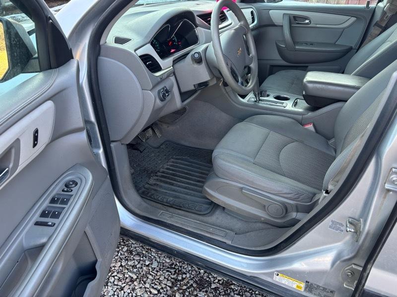 Chevrolet Traverse LS FWD w/PDC 2013