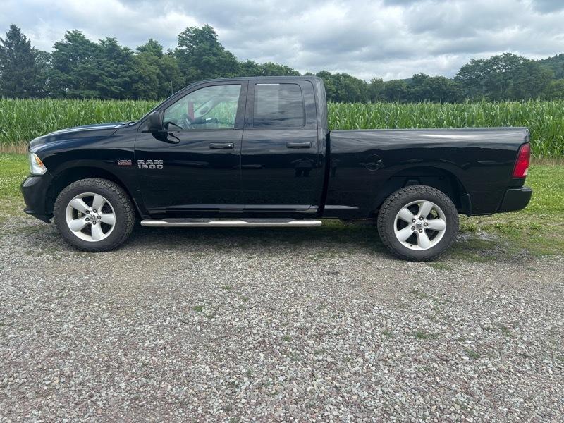 RAM 1500 Tradesman Quad Cab 4WD 2015