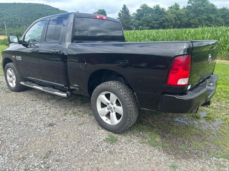 RAM 1500 Tradesman Quad Cab 4WD 2015