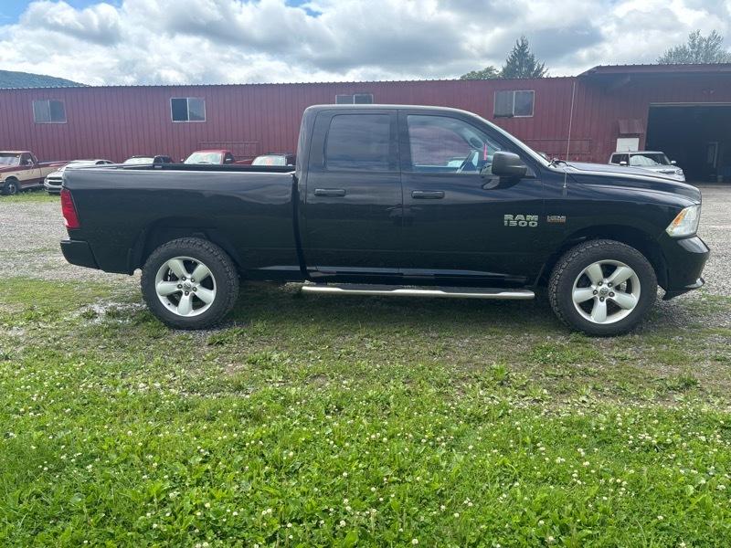 RAM 1500 Tradesman Quad Cab 4WD 2015