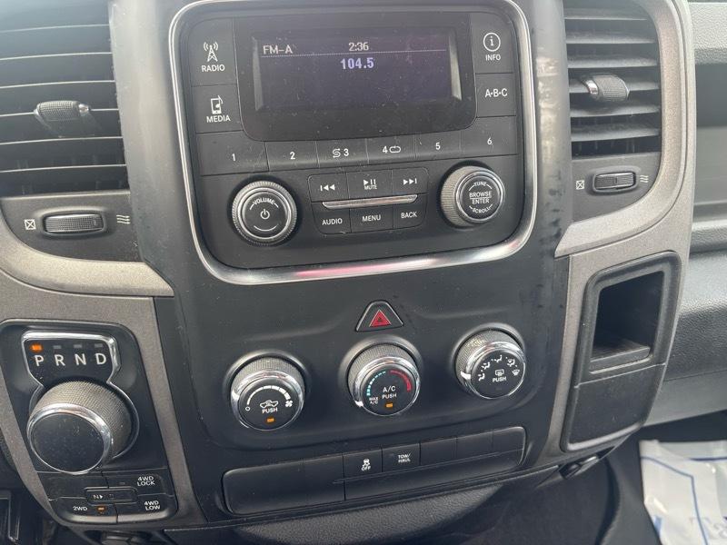 RAM 1500 Tradesman Quad Cab 4WD 2015