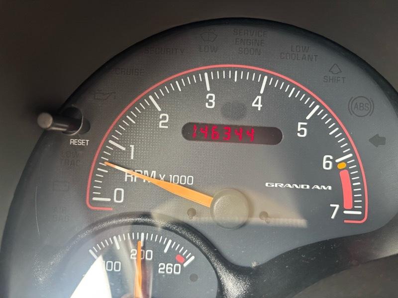 Pontiac Grand Am SE1 sedan 2004