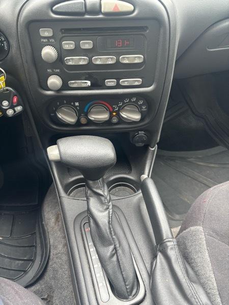 Pontiac Grand Am SE1 sedan 2004