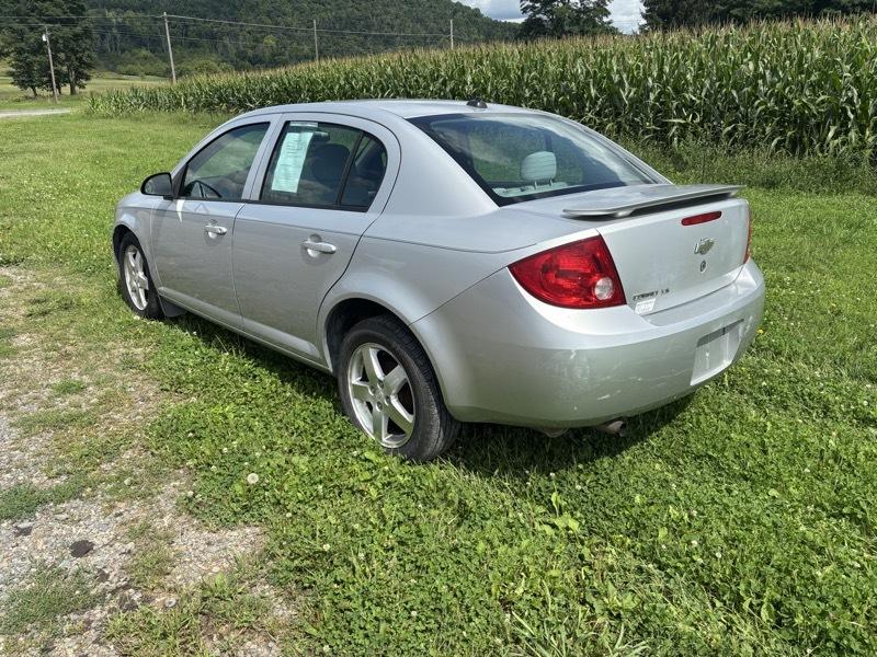 Chevrolet Cobalt LS Sedan 2005