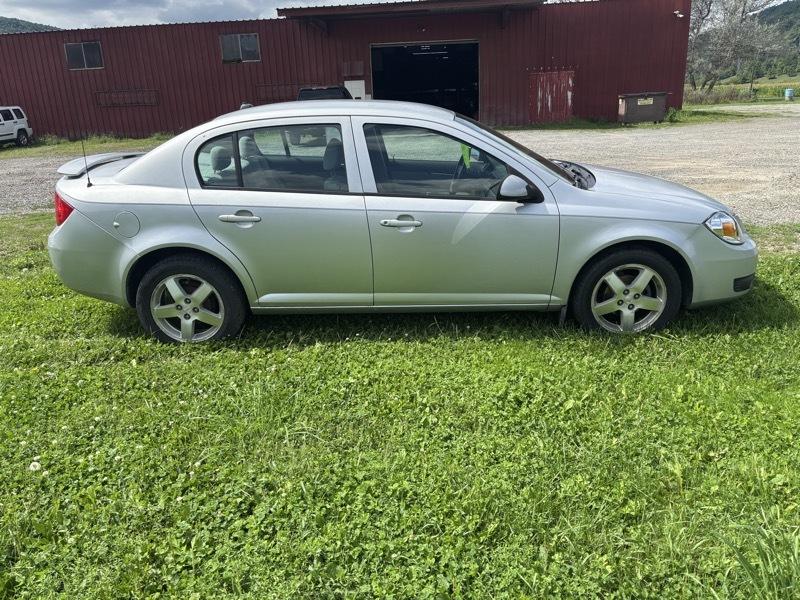 Chevrolet Cobalt LS Sedan 2005