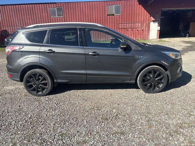 Ford Escape Titanium 4WD 2017