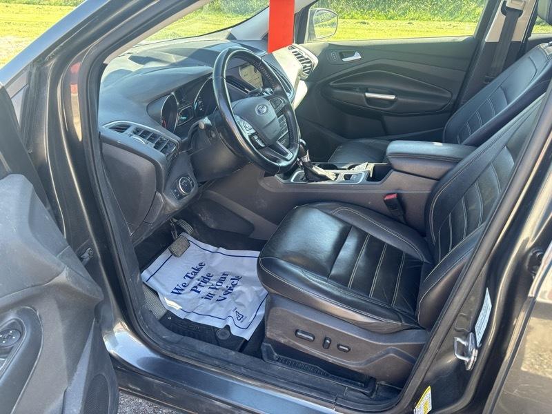 Ford Escape Titanium 4WD 2017