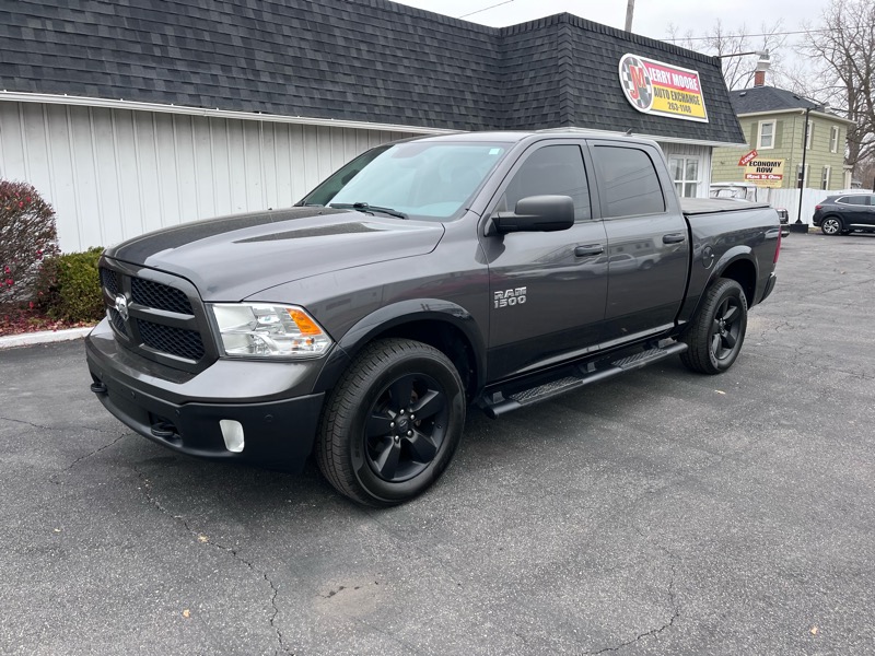 2016 RAM 1500 4WD Crew Cab 140.5" Outdoorsman