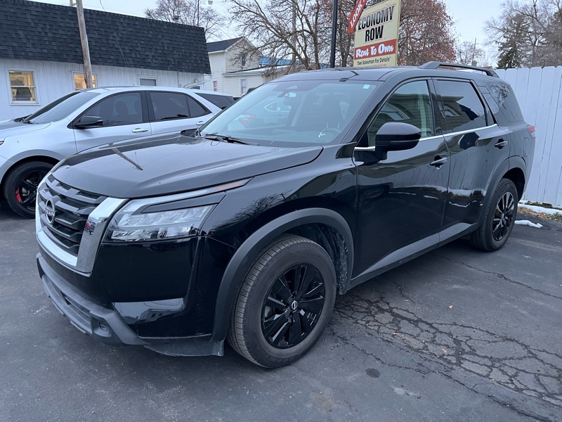 2024 Nissan Pathfinder SV