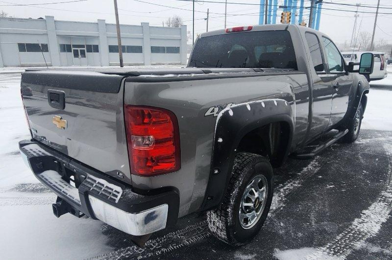 Chevrolet Silverado 2500HD Work Truck Ext. Cab 4WD 2012
