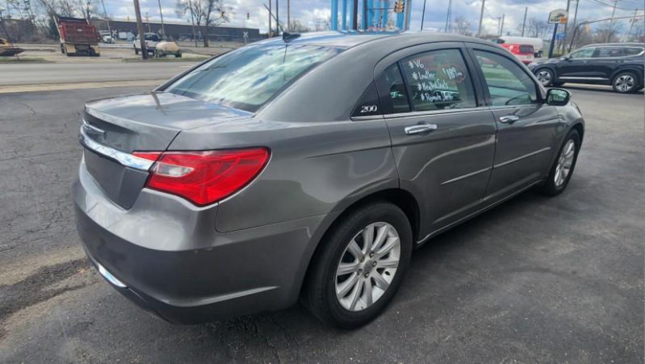Chrysler 200 4dr Sdn Limited 2013