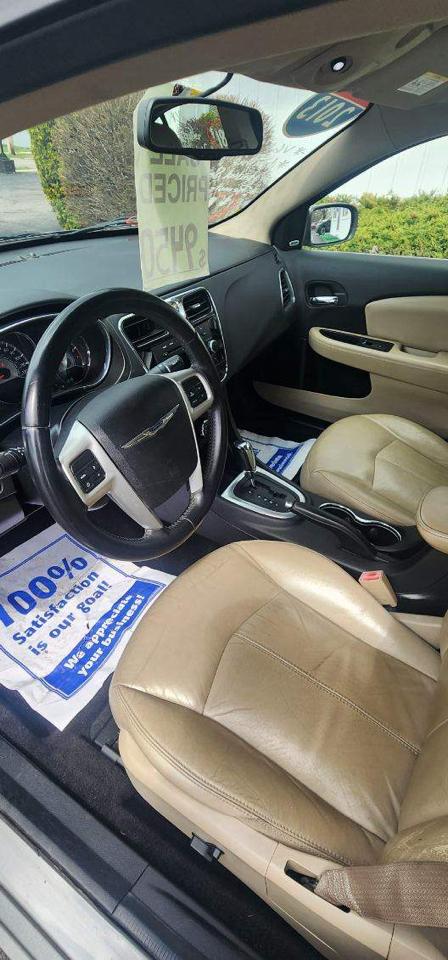 Chrysler 200 4dr Sdn Limited 2013