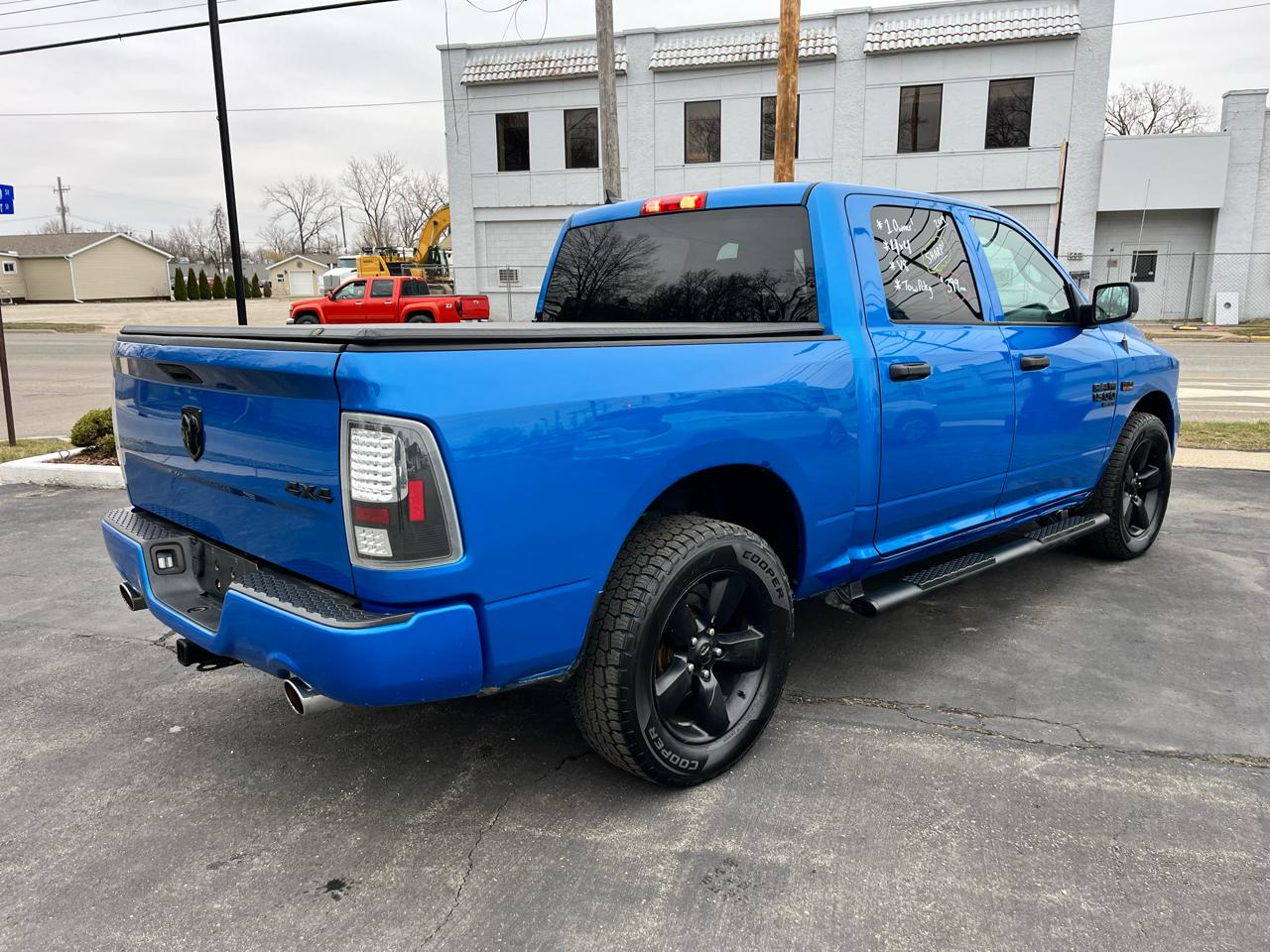RAM 1500 Classic Express 4x4 Crew Cab 5'7" Box 2019