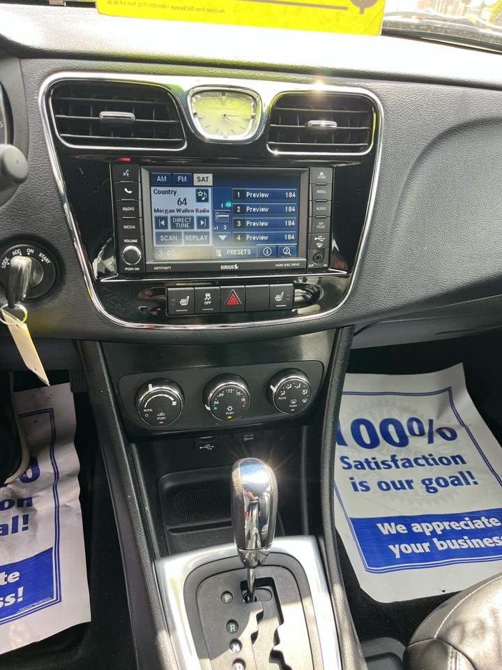 Chrysler 200 4dr Sdn Limited 2012