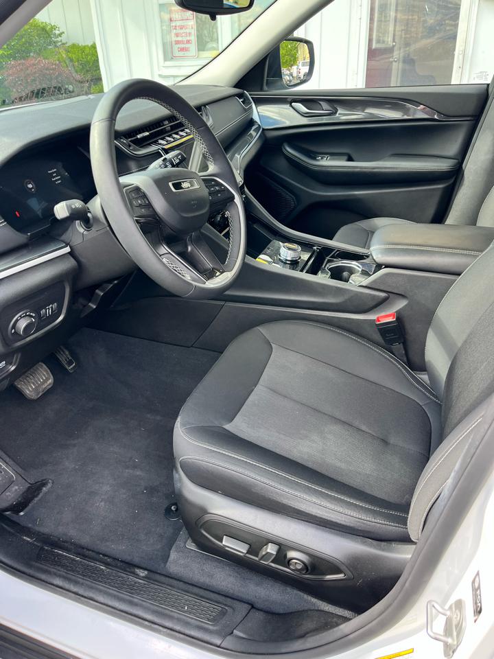 Jeep Grand Cherokee Laredo 4x4 2023
