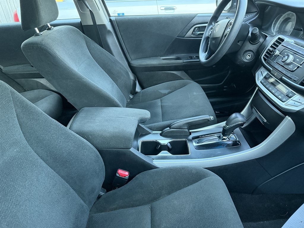 Honda Accord LX Sedan CVT 2013 Honda Accord LX Sedan CVT 2013