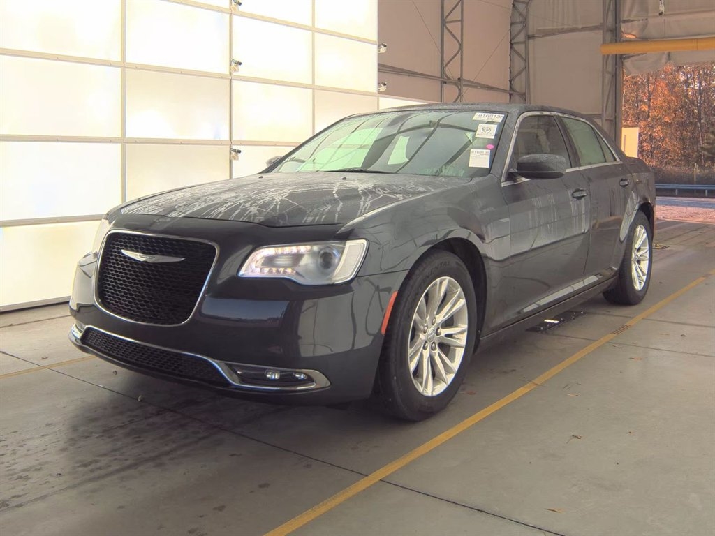 2018 Chrysler 300 Touring
