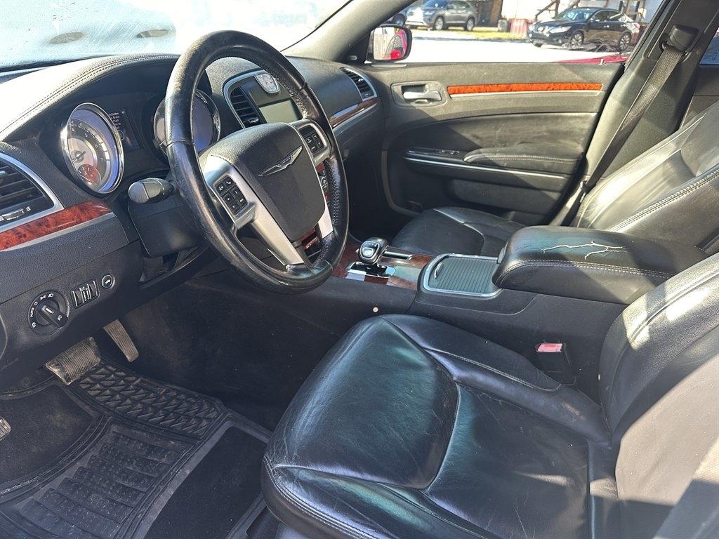 Chrysler 300 4dr Sdn V6 Limited RWD 2012