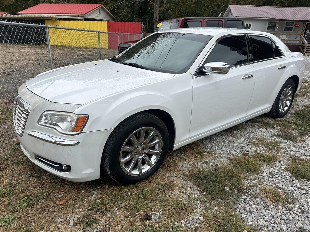 Chrysler 300 4dr Sdn V6 Limited RWD 2012