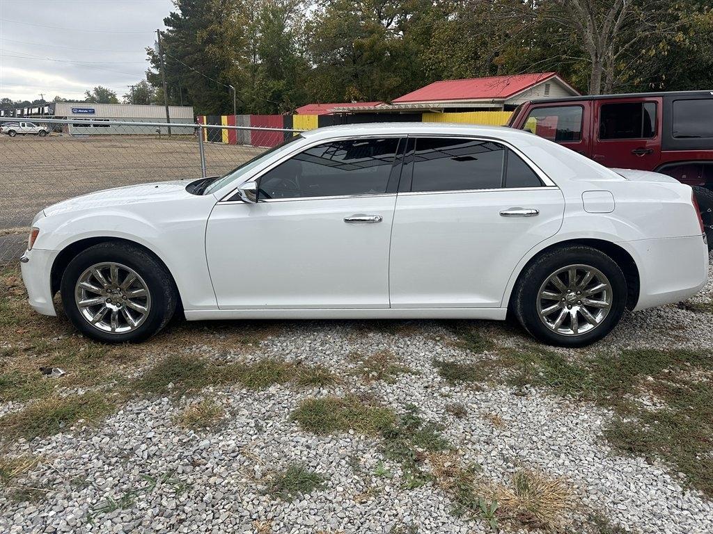 Chrysler 300 4dr Sdn V6 Limited RWD 2012